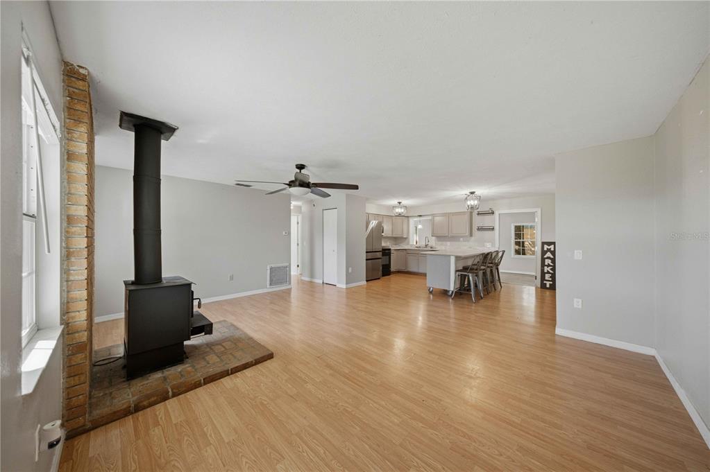 15600 NE JACKSONVILLE ROAD, CITRA, FL — photo 3 of 28