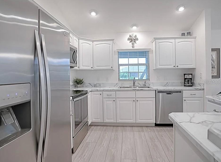 3915 WINE PALM WAY, THE VILLAGES, FL — photo 4 of 26