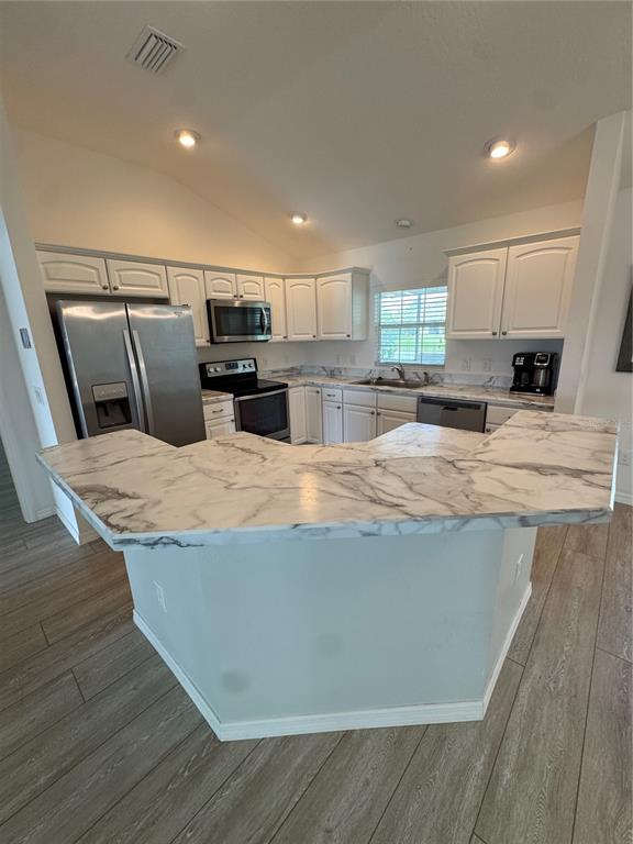 3915 WINE PALM WAY, THE VILLAGES, FL — photo 5 of 26