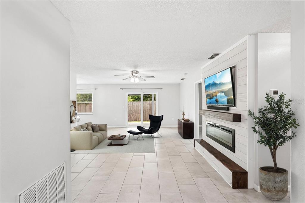 8710 FILSON PLACE, SARASOTA, FL — photo 3 of 30