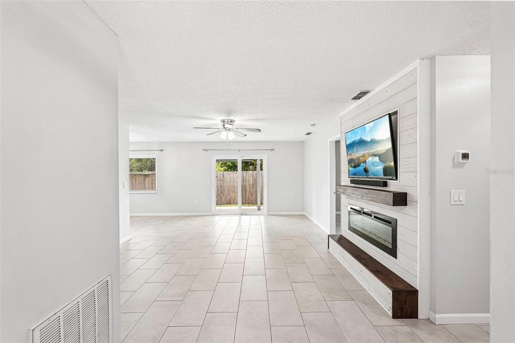 8710 FILSON PLACE, SARASOTA, FL — photo 4 of 30