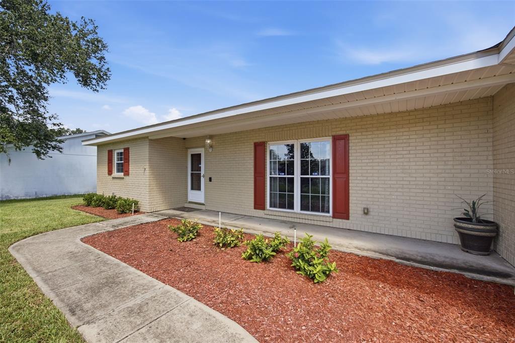 104 MITCHELL DRIVE, BRANDON, FL — photo 2 of 28
