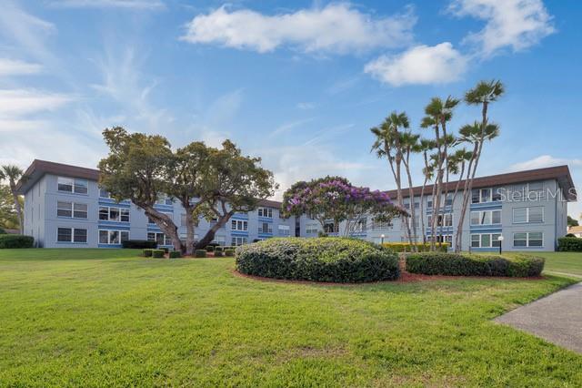 333 LAKE HOWARD DRIVE NW UNIT 204D