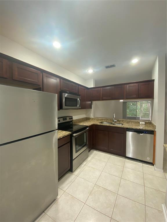 8547 HUNTERS KEY CIR, TAMPA, FL — photo 5 of 25
