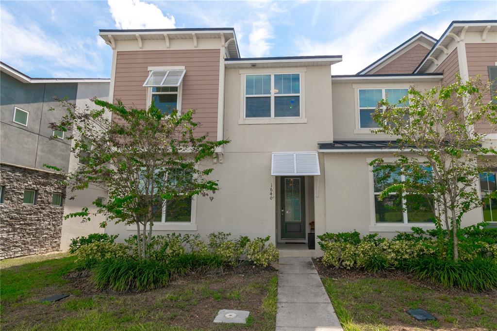 1640 TROPICAL PALMS CIRCLE