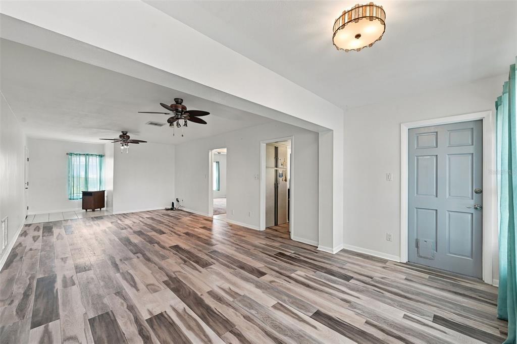 8353 CANDLEWOOD ROAD, SEMINOLE, FL — photo 5 of 18