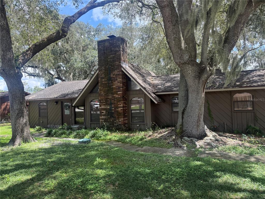 5125 OAKWOOD TRAIL