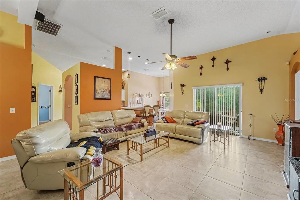 13522 WHITE ELK LOOP, TAMPA, FL — photo 5 of 29