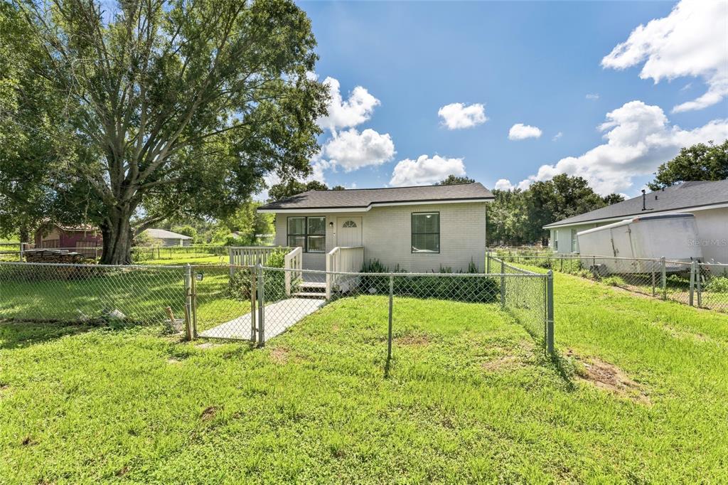 652 N JACKSON STREET, EAGLE LAKE, FL — photo 3 of 29