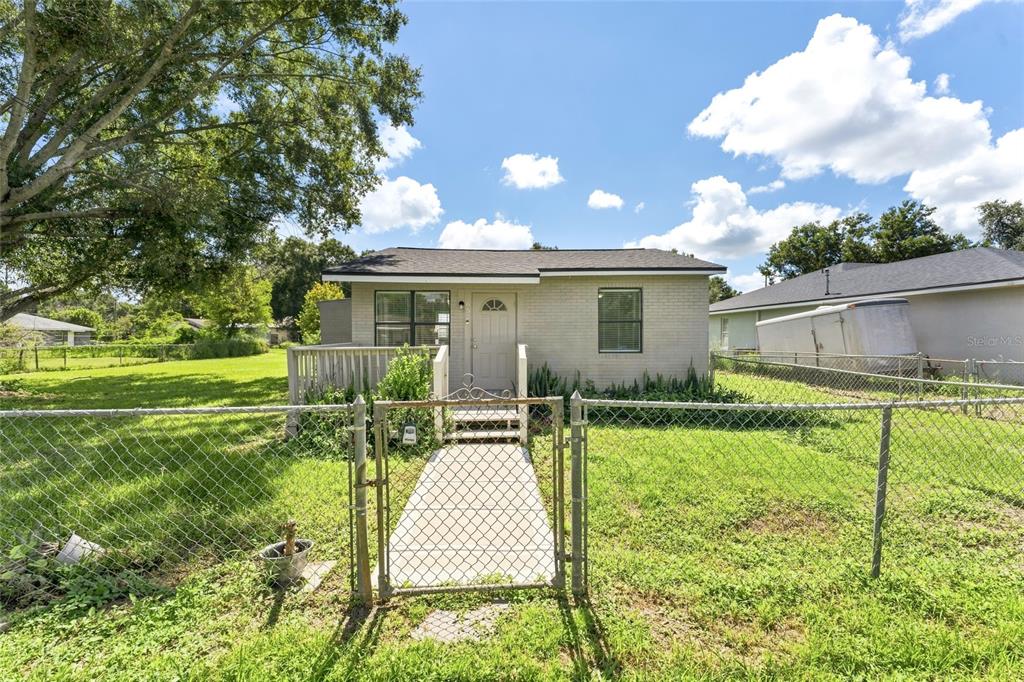 652 N JACKSON STREET, EAGLE LAKE, FL — photo 4 of 29