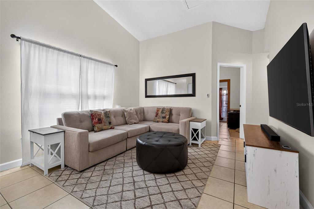 3911 EL CAMINO COURT, LARGO, FL — photo 2 of 20