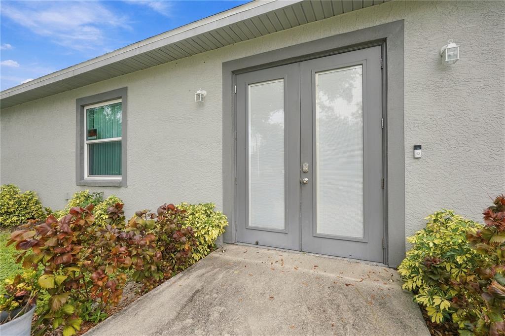 1710 MANATEE AVENUE E, BRADENTON, FL — photo 5 of 21