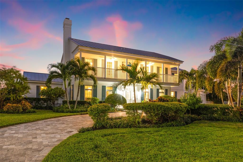 511 WINDWARD PASSAGE