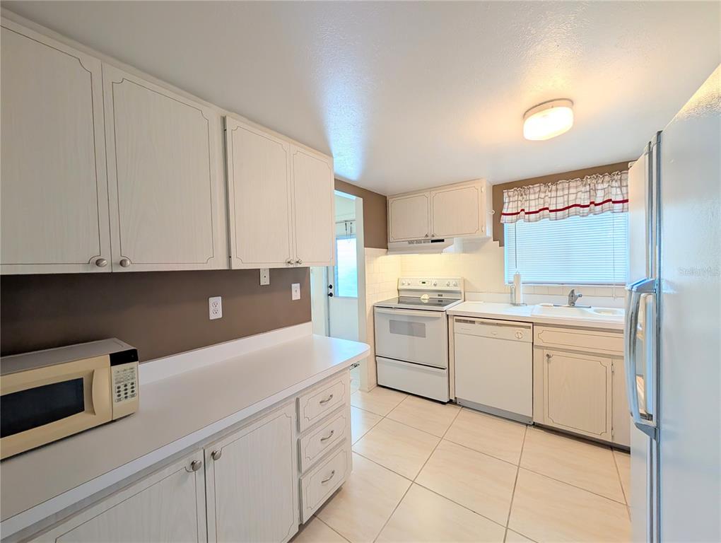 1865 SUNNY DRIVE UNIT G21, BRADENTON, FL — photo 5 of 30
