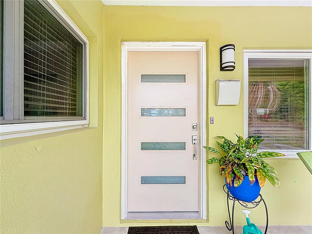 6170 7TH AVENUE N, ST PETERSBURG, FL — photo 3 of 24