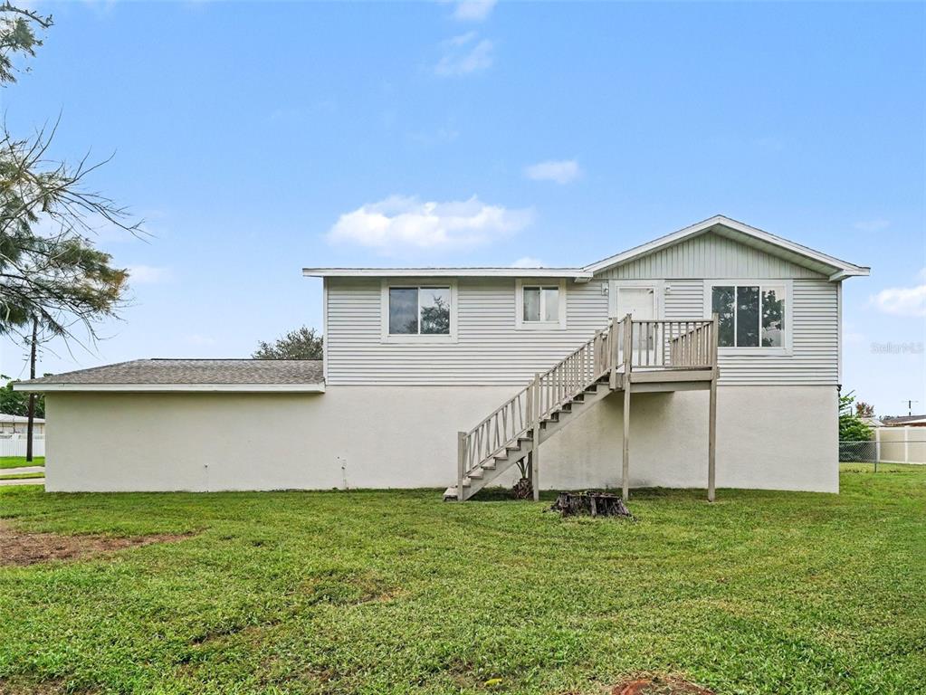 6306 FLORIDA CIR E, APOLLO BEACH, FL — photo 5 of 27