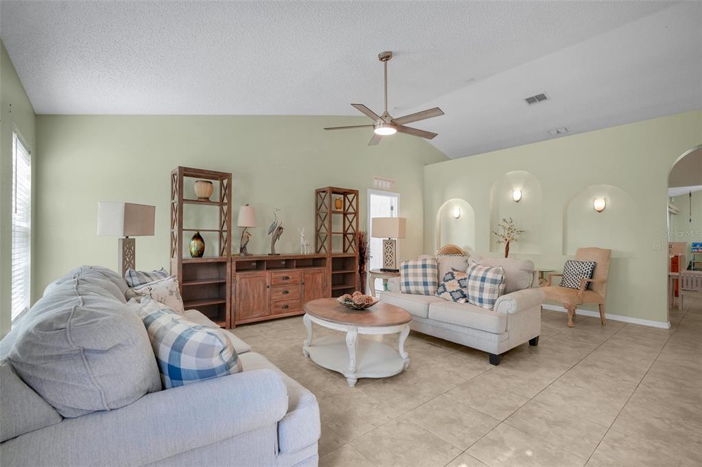 2031 BERRIEN DRIVE, DELTONA, FL — photo 4 of 30