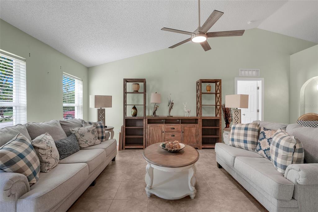 2031 BERRIEN DRIVE, DELTONA, FL — photo 5 of 30