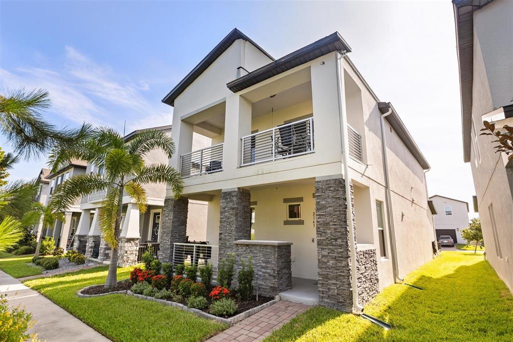 2163 WHITE FEATHER LOOP