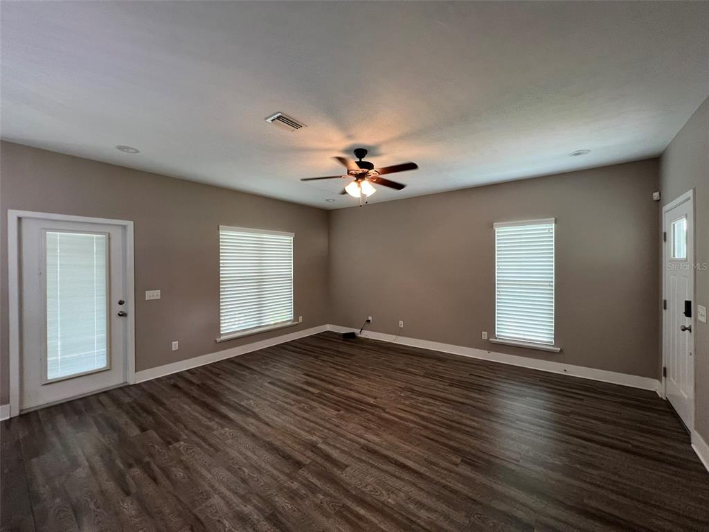 20121 NW 248TH STREET, HIGH SPRINGS, FL — photo 3 of 28