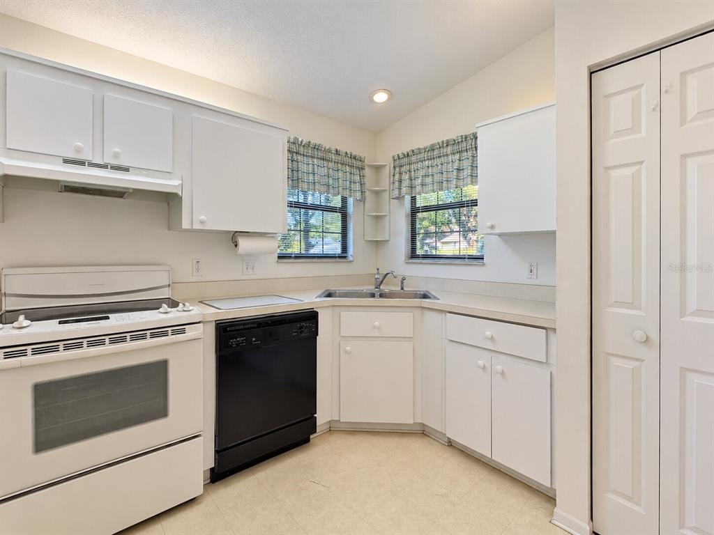 2127 NE 40TH AVENUE, OCALA, FL — photo 5 of 29