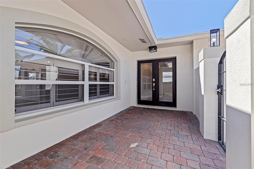 11225 4TH STREET E, TREASURE ISLAND, FL — photo 2 of 30
