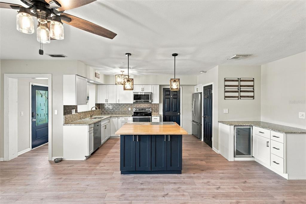 1548 ORANGE STREET, CLEARWATER, FL — photo 5 of 54
