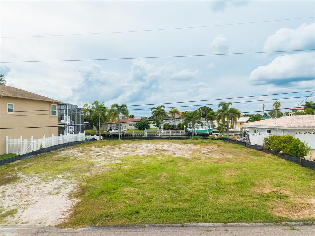 2270 EDYTHE DRIVE, DUNEDIN, FL — photo 2 of 4