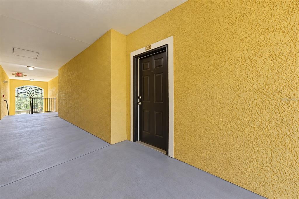 10209 COURTNEY PALMS BOULEVARD UNIT 301, TAMPA, FL — photo 4 of 21