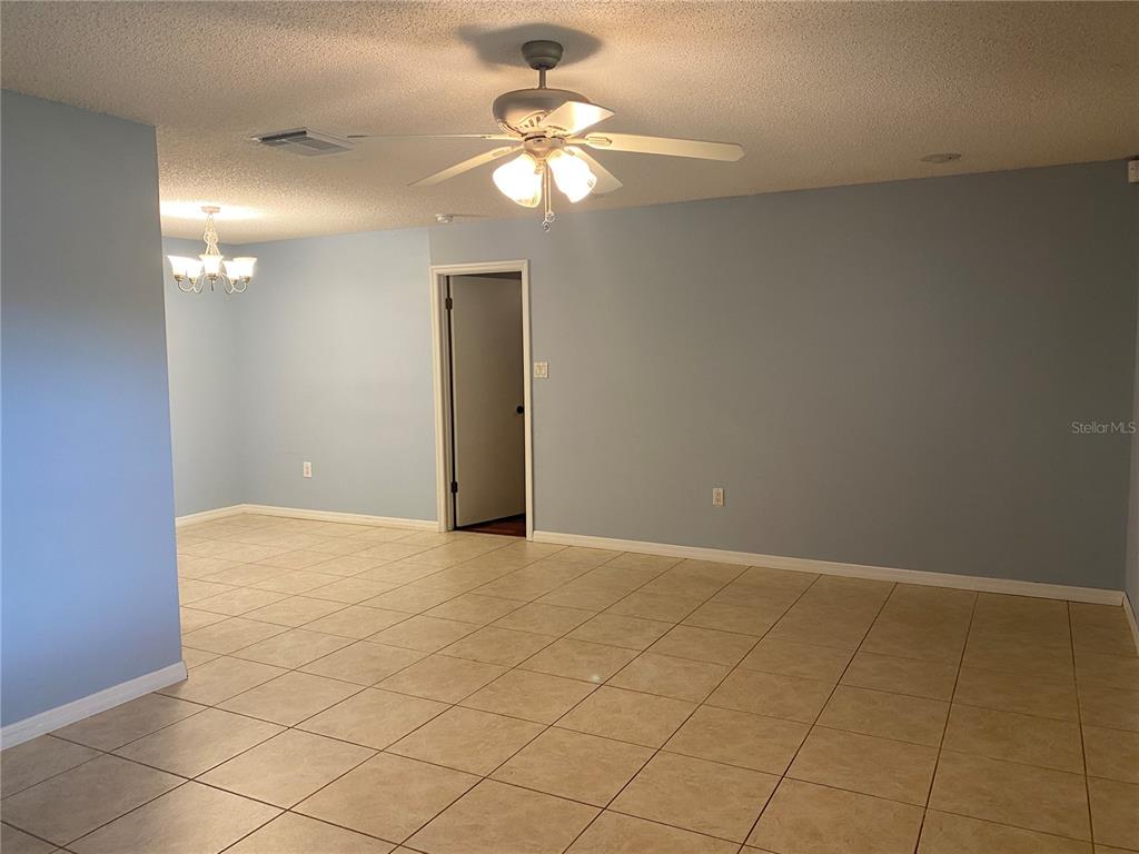8029 SANDBERRY BOULEVARD, ORLANDO, FL — photo 4 of 29