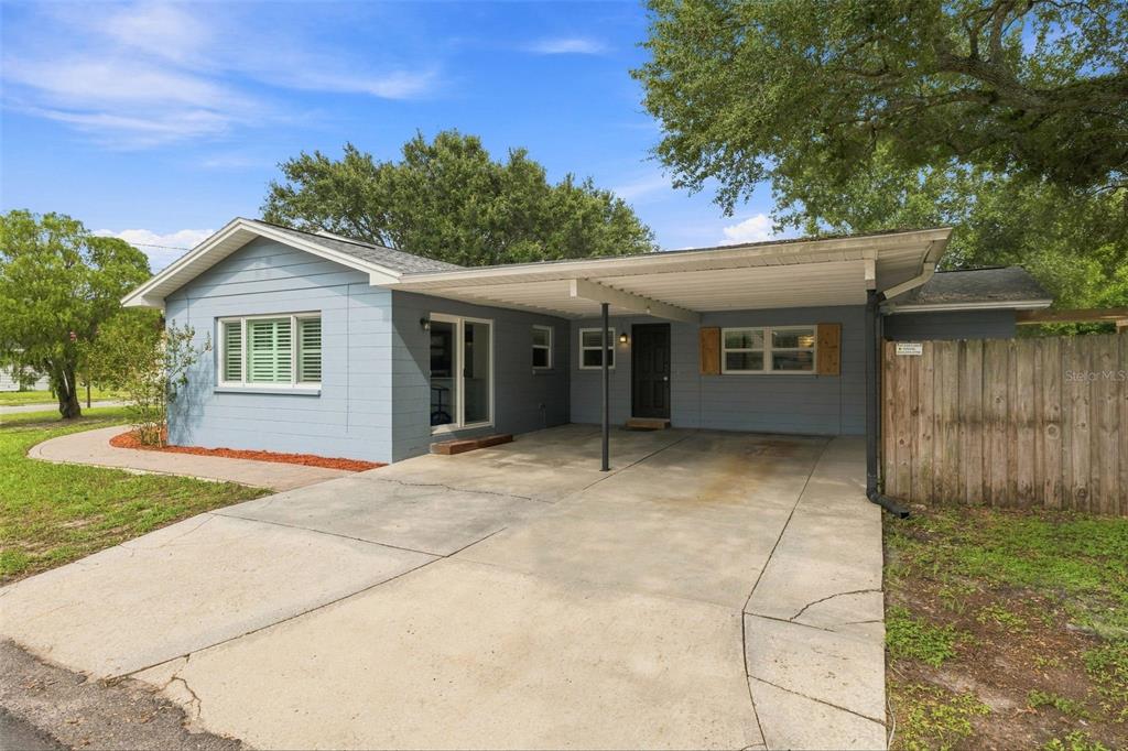 2001 E HANNA AVENUE, TAMPA, FL — photo 3 of 26