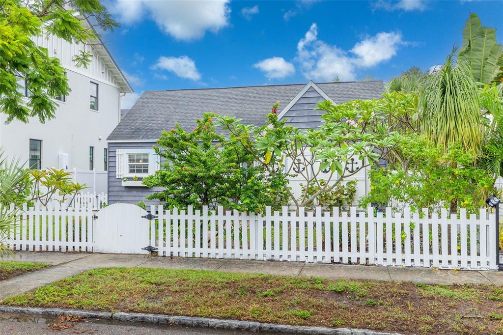 729 26TH AVENUE N, ST PETERSBURG, FL — photo 2 of 25