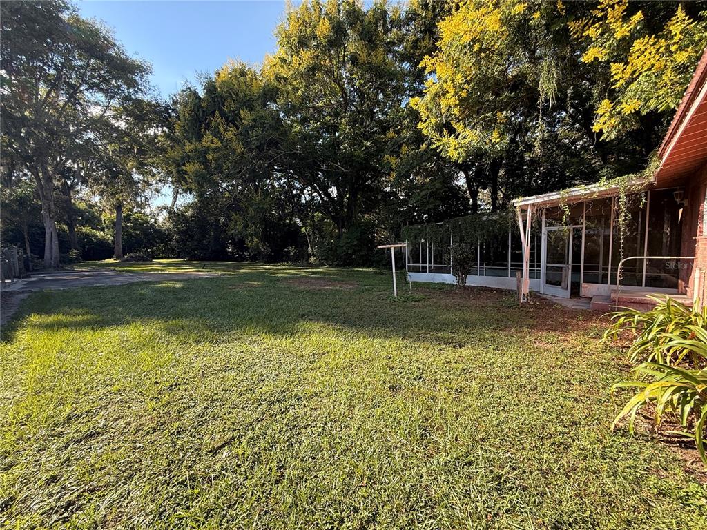 112 S FLORIDA STREET, BUSHNELL, FL — photo 2 of 11
