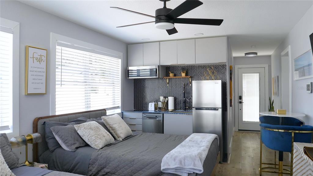 137 N HOLLYWOOD AVENUE UNIT 1