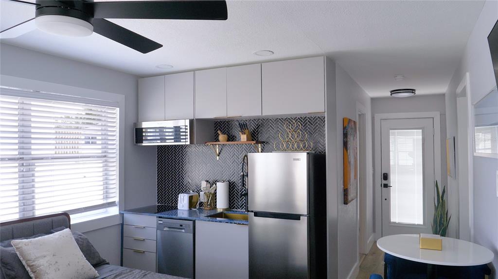 137 N HOLLYWOOD AVENUE UNIT 1, DAYTONA BEACH, FL — photo 4 of 30