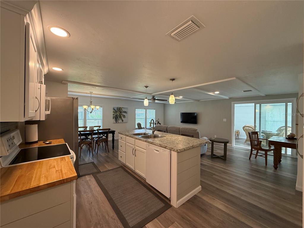 26 S BOBWHITE ROAD, WILDWOOD, FL — photo 4 of 30
