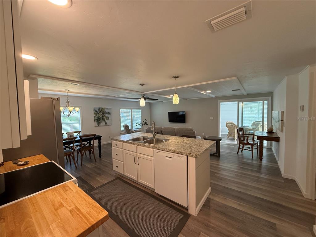 26 S BOBWHITE ROAD, WILDWOOD, FL — photo 5 of 30