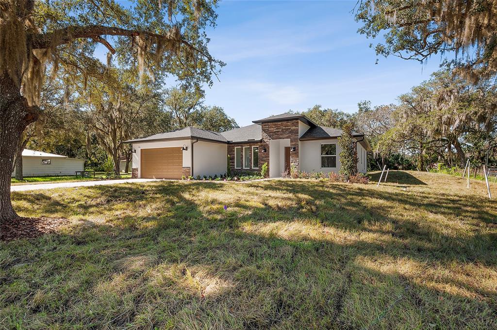 304 N JUNGLE ROAD