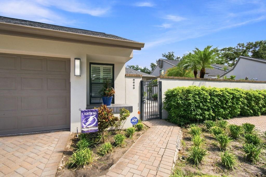 8643 PIPER LANE, SEMINOLE, FL — photo 4 of 30