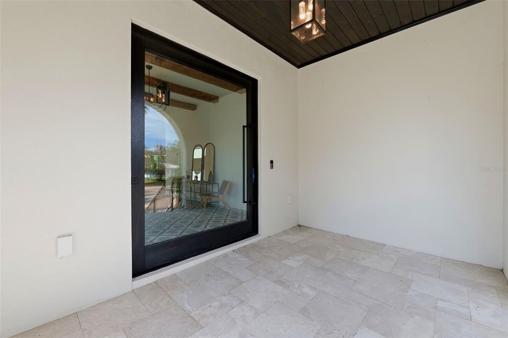 502 E DAVIS BOULEVARD, TAMPA, FL — photo 4 of 30