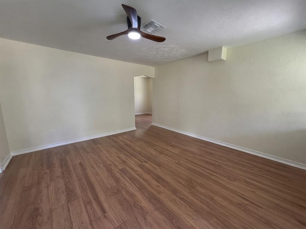 916 W ORIENT STREET, TAMPA, FL — photo 3 of 26