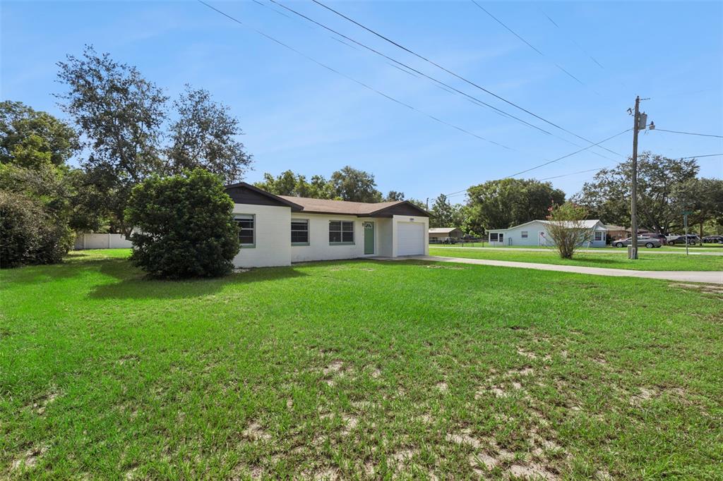 801 ELM AVENUE, FRUITLAND PARK, FL — photo 2 of 30