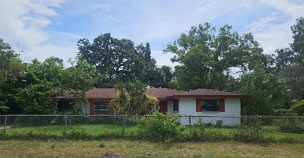 1915 E MULBERRY DRIVE