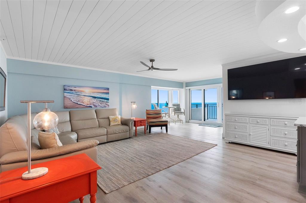 1310 GULF BOULEVARD UNIT 502, INDIAN ROCKS BEACH, FL — photo 4 of 30