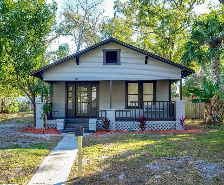 211 E CLUSTER AVENUE