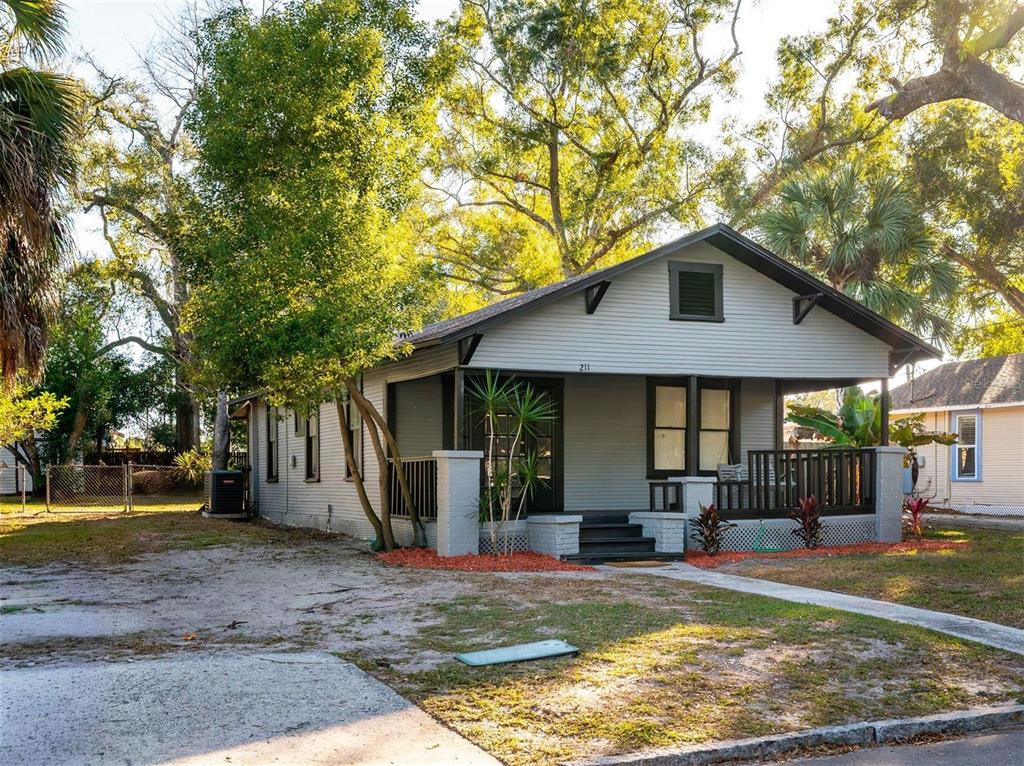 211 E CLUSTER AVENUE, TAMPA, FL — photo 2 of 19