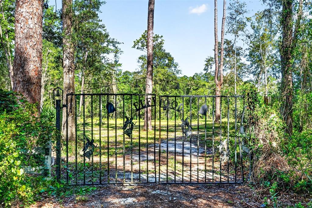 1840 NW 51ST TERRACE, GAINESVILLE, FL — photo 2 of 10