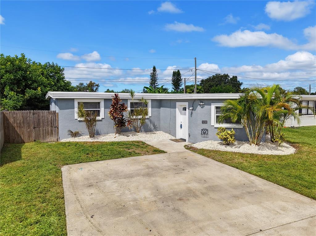 9218 86TH STREET N, SEMINOLE, FL — photo 2 of 30