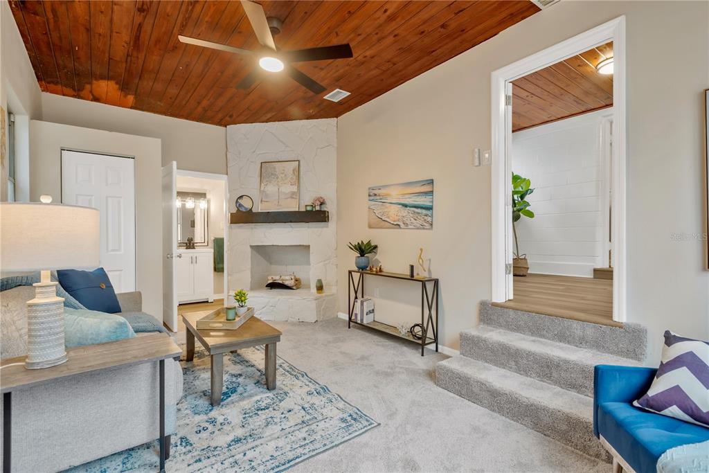 702 E BROAD STREET, TAMPA, FL — photo 4 of 22