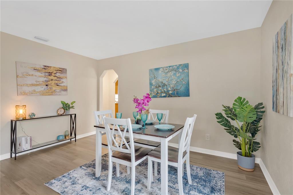 702 E BROAD STREET, TAMPA, FL — photo 5 of 22